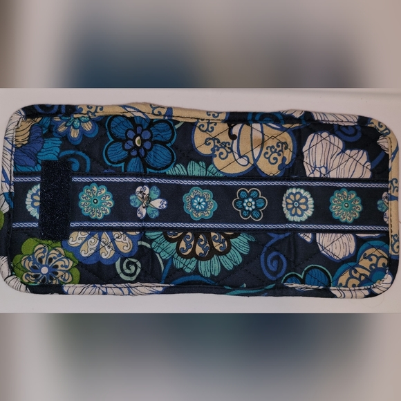 VB Crossbody Bag w/ matching Trifold Wallet - Mod Blue Floral Pattern Retired - Picture 6 of 9